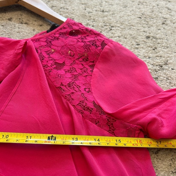 BCBG XS silk blouse Elegant Pink Lace Women's Top GUC - Picture 12 of 16